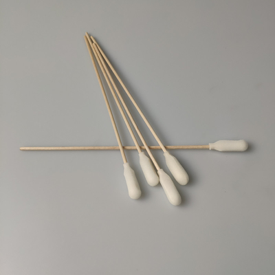個々のパッケージの木のハンドル15cmの医学の泡の綿棒