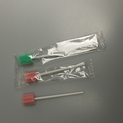 使い捨て可能な生殖不能のPPが付いている泡によってひっくり返される口頭心配の綿棒は付く